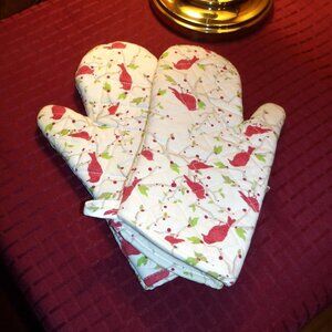 ~~~ OVEN MITTS ~~~ Cardinal Bird Design